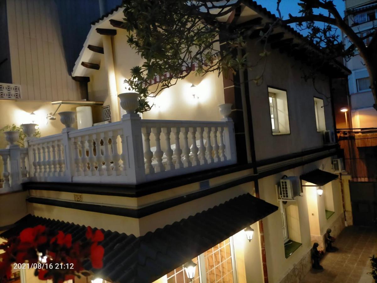 Casa Flores Del Mediterraneo Badalona Dış mekan fotoğraf